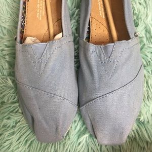 TOMS FLATS